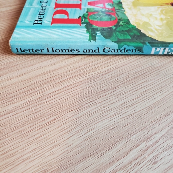 Better Homes and Gardens Pies and Cakes Cook Book Vintage - Picture 4 of 11